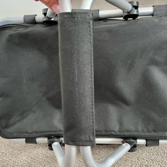 NWOT Black Koozie Insulated Collapsible Picnic Cooler Tote w/Aluminum Frame - Picture 5 of 9